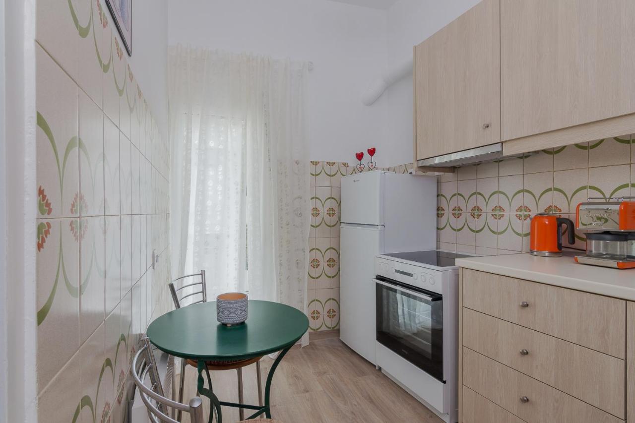 Nice Studio In Pagkrati Atenas Exterior foto